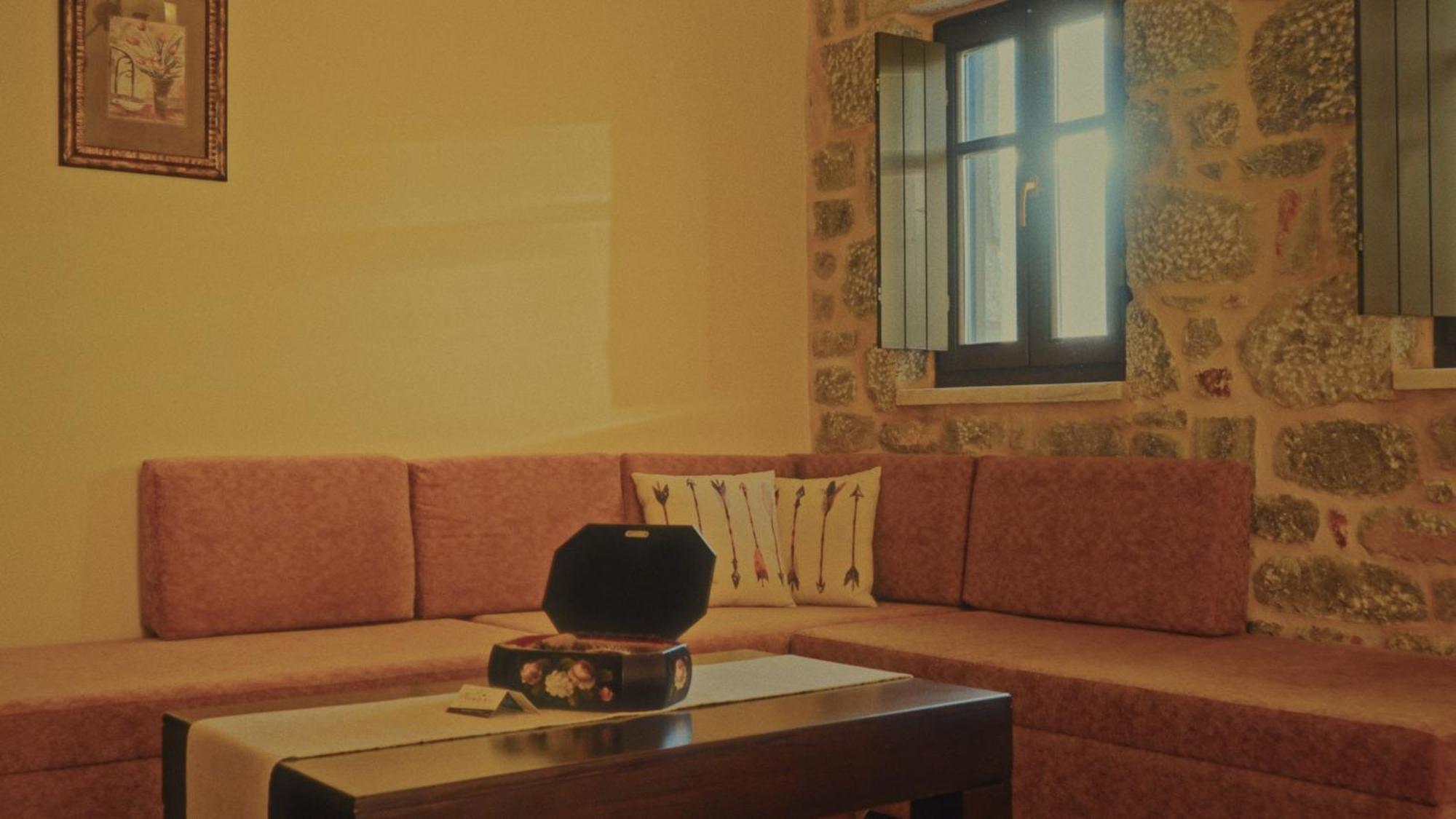 Onar Mani Suites Neo Oitilo Bagian luar foto