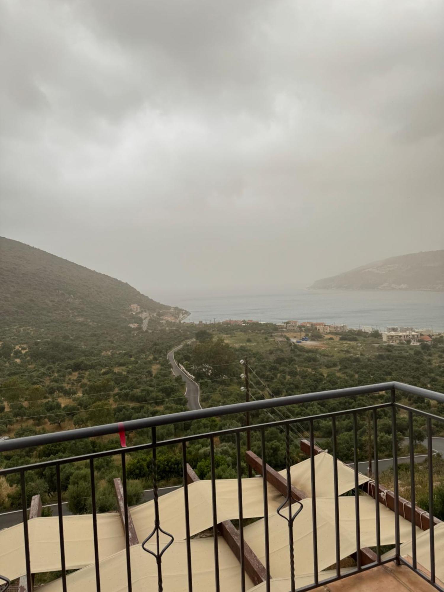Onar Mani Suites Neo Oitilo Bagian luar foto